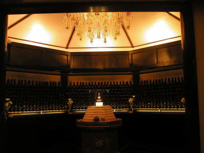 仏舎利殿（地下）