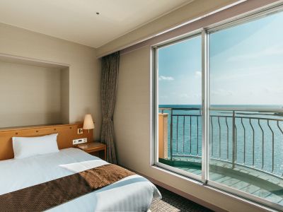 洋室セミダブル（バス付）