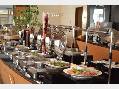 夕食：バイキング