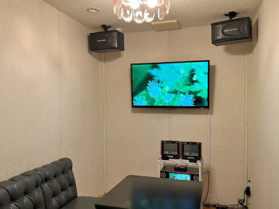 施設：カラオケルーム