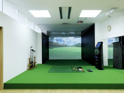 施設：ゴルフシミュレーター