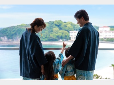 部屋から海を眺める