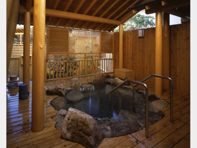 貸切露天風呂。時間予約制・有料