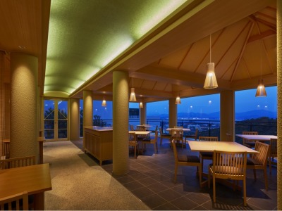 和食レストラン「凪」店内