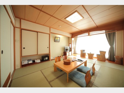 和室10畳トイレ付