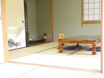 和室12畳 ユニットバス・トイレ付　３階にあるお部屋です。館内は階段ですので階段が苦手な方はご注意ください。