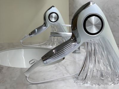 女性大浴場　脱衣所に大人気！【ReFa BEAUTECH DRYER PRO】導入♪