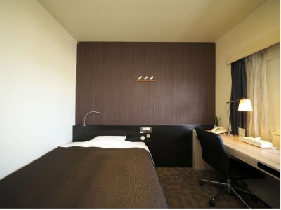 エアウィーヴシングルルーム客室一例