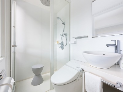 内側シャワーブース（セミダブル）