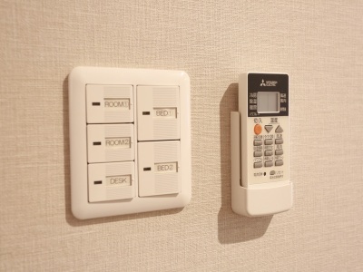 電気スイッチ／冷暖房リモコン