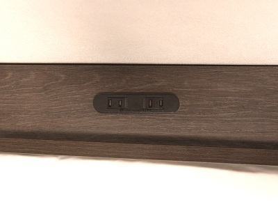 ヘッドボード（コンセントあり）