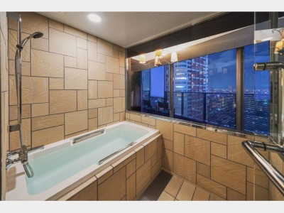 ドルチェヴィータはバスルームも落ち着いた雰囲気（奇数階）