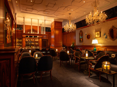 エグゼクティブバー「ブルーバー」