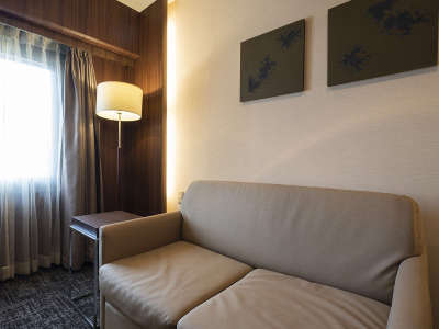 プレミアツイン　ナチュラルな木目を多用した優雅なひと時をお過ごしください。