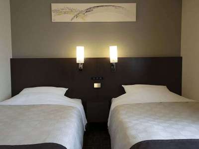 コージーツイン　ダークウッド調の落ち着いた雰囲気で深い睡眠をお約束します。