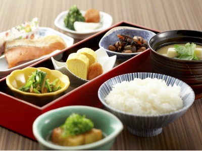 朝食一例　『なだ万』和朝食