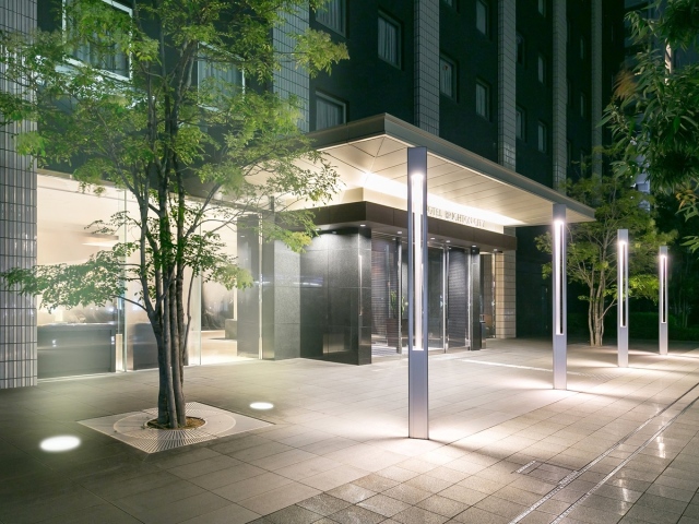 ホテルブライトンシティ大阪北浜 外観（夜）