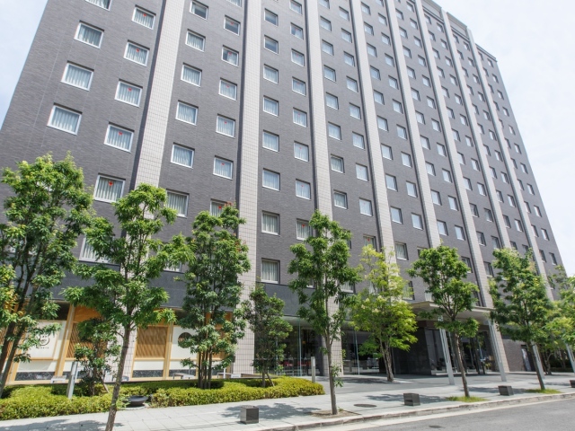 ホテルブライトンシティ大阪北浜 外観（昼）