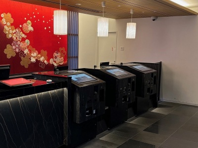 【2階】フロント（自動チェックイン機）