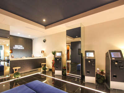 自動チェックイン機（非接触）