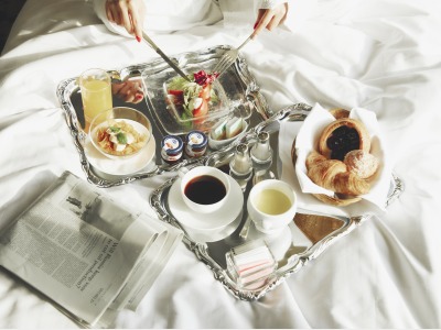 ルームサービス朝食イメージ