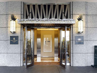 外観エントランス