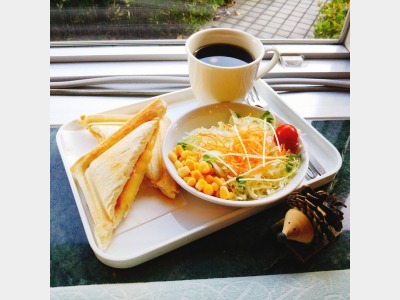 ティーラウンジのモーニングセットは￥４００～【モーニング営業：平日7：30～11:00/定休日：土日祝】