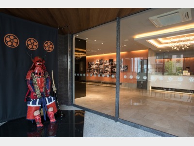 正面玄関エントランス