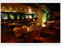 ���E���W