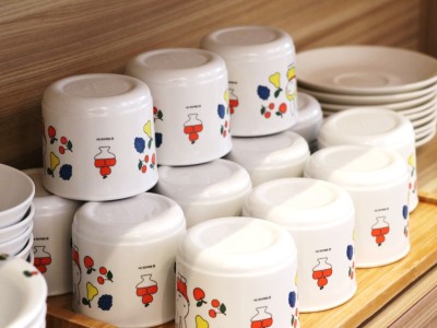 お子様用食器
