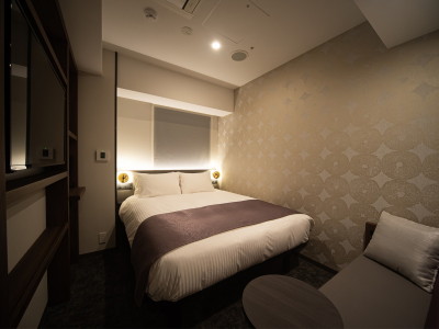 当館でもっとも標準的なダブルベッドタイプのお部屋でありながら、カップルにもビジネスにも最適で快適な居住空間を演出しています。