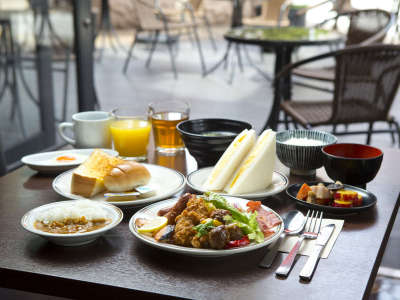 朝食