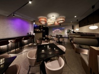 ���E���W