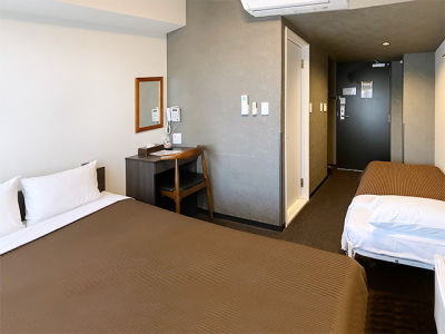 ダブルルーム【ダブルベッド1台+エキストラベッド1台】