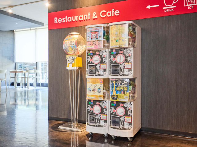チサン　スタンダード　大阪新今宮 ガチャガチャコーナー｜旅の記念に。通天閣や大阪限定コラボキャラクターグッズをご用意しています。