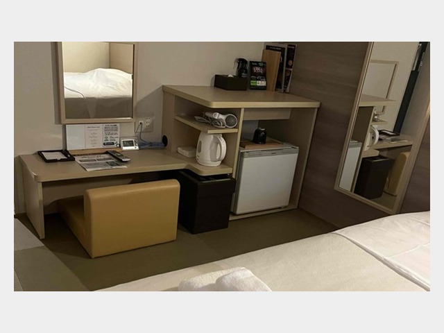 スマイルホテル大阪天王寺 和洋室デスク