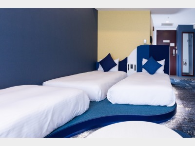 客室一例　ローベッドスタンダードトリプル