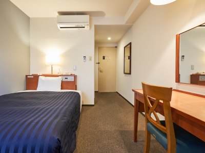 【禁煙】シングルルーム｜デスク、テレビ、冷蔵庫有り！