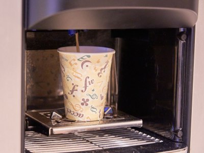 ロビー｜ウェルカムドリンクをどうぞ！