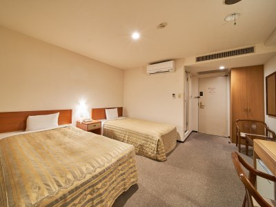 ツインルーム｜広々したお部屋でお寛ぎください！