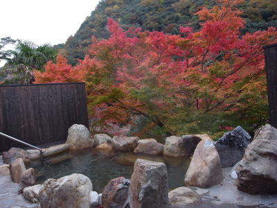 露天風呂　秋イメージ