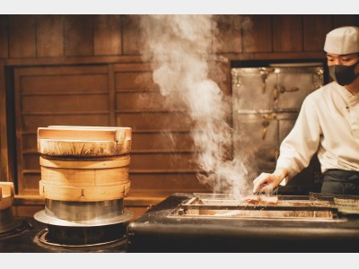おくどさんの炭焼きで熱々を