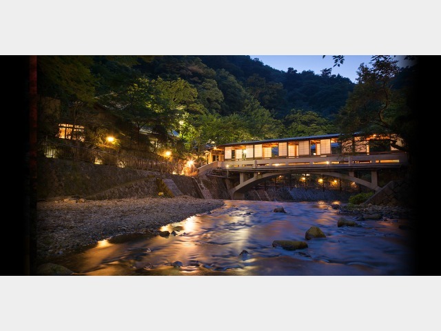 月光園　游月山荘 外観