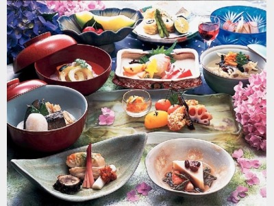 季節の京風会席料理（一例）
