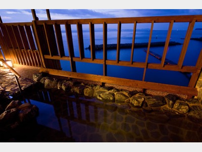 露天風呂　風の音・波の音