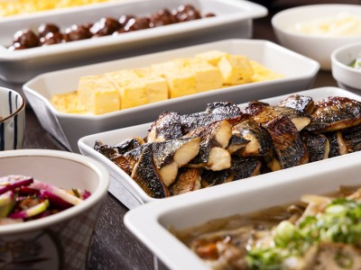 【朝食】ビュッフェメニュー例（焼き魚など）