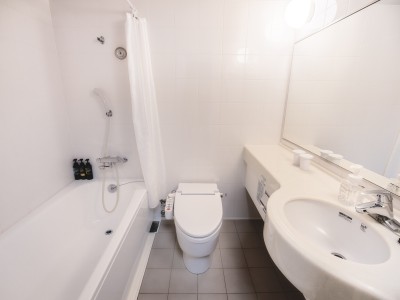 【客室】ユニットバス一例（セミダブル／スタンダードダブル／スタンダードツイン）