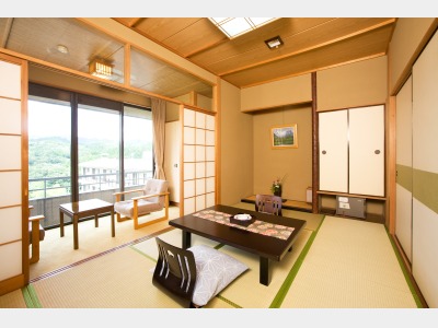 【喫煙可】 翔鷺館本館〈和室7.5畳　眺望：播州の山々〉