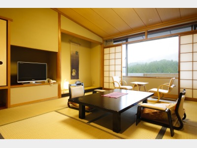 《禁煙》 翔鷺館西館 〈和室10畳　眺望：庭側〉