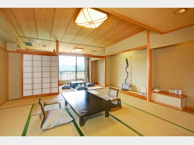 【喫煙可】 翔鷺館西館〈和室12.5畳＋4.5畳掘りごたつ　眺望：夢前川〉